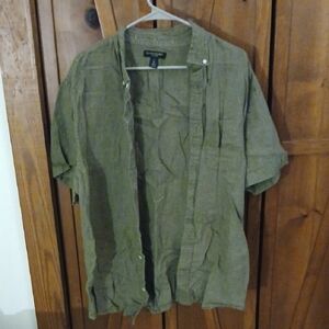Banana Republic Men's Green Casual Button-Down Shirt